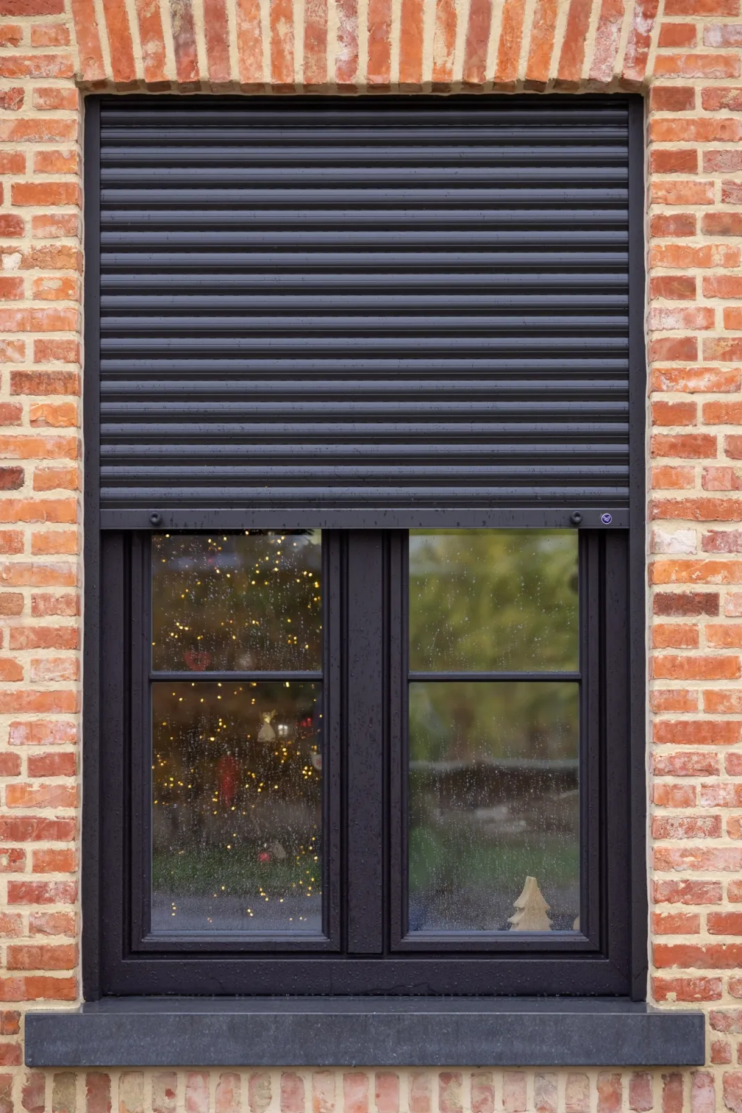 Sérénité et tranquillité à la maison grâce aux volets roulants monoblocs Wilms