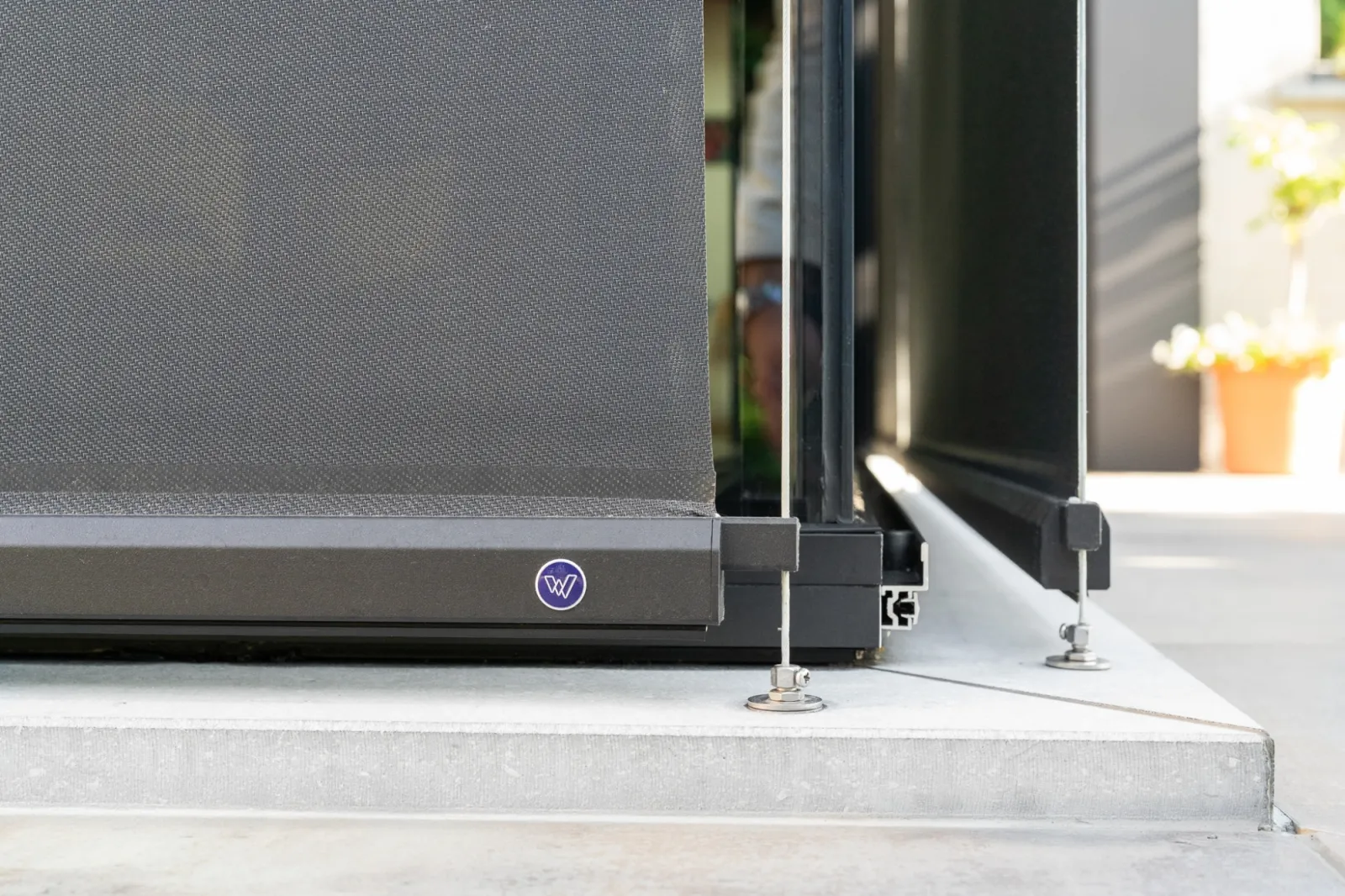 Grote glaspartijen slim beschermd tegen de zon met inbouwscreens