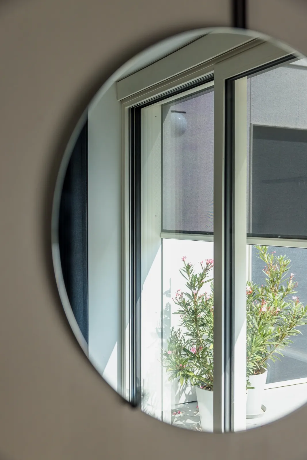 Genieten in elk seizoen: ventilatie en zonwering perfect gecombineerd