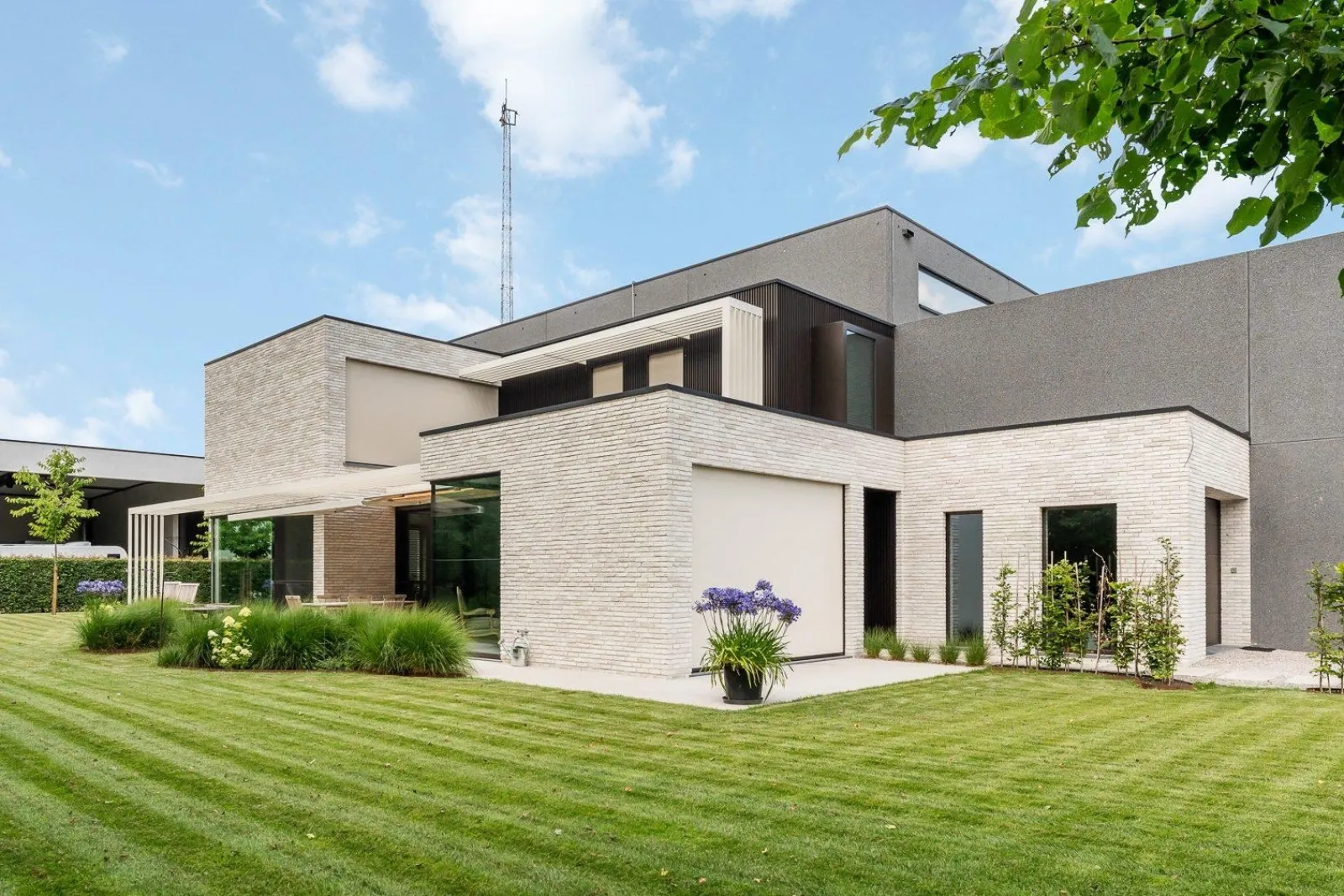 Zonwering op maat voor een moderne woning
