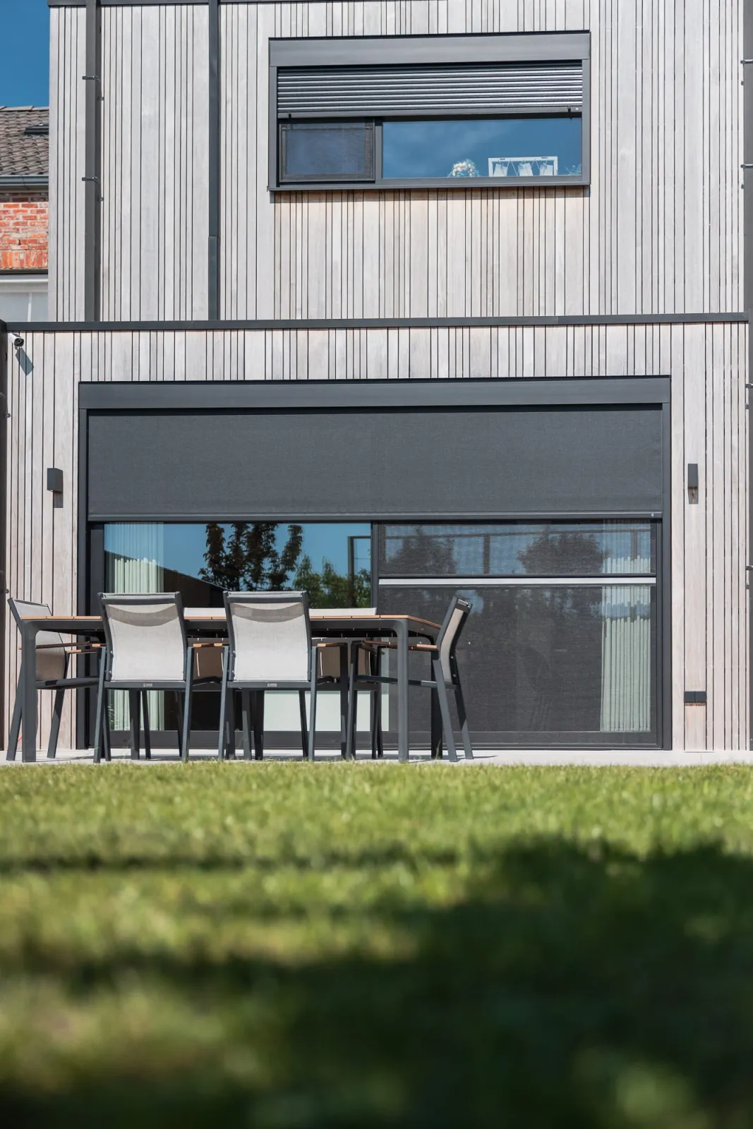 Rolluik en screen aan de zuidkant voorkomen oververhitting