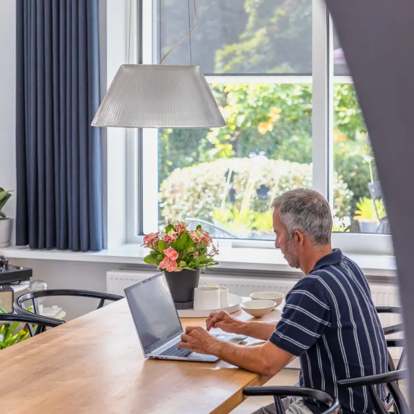 Genieten in elk seizoen: ventilatie en zonwering perfect gecombineerd