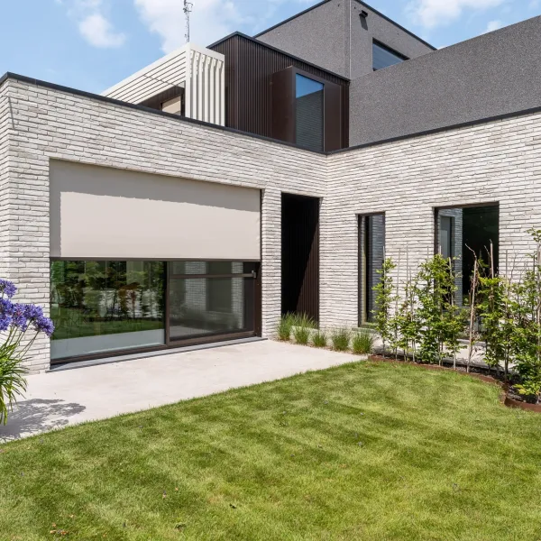 Zonwering op maat voor een moderne woning