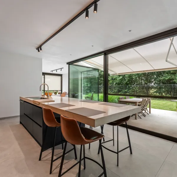 Zonwering op maat voor een moderne woning