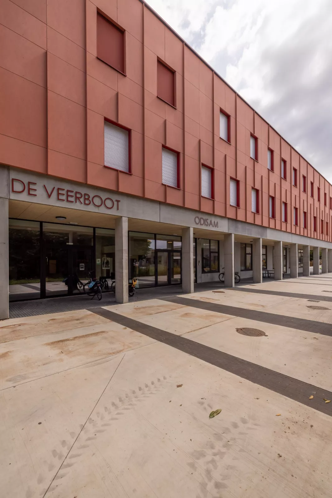 Rust en comfort met ShutterX® inbouwrolluiken in internaat De Veerboot