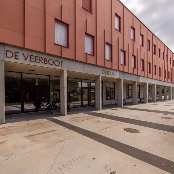 Rust en comfort met ShutterX® inbouwrolluiken in internaat De Veerboot